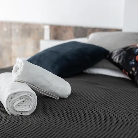 Lägenhet 2homerent W Dzielnicy Muzycznej *