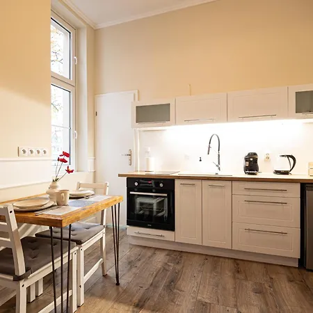 2homerent W Dzielnicy Muzycznej Lägenhet